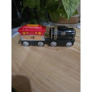 Vintage 2006 Magnetic Sonic Wacky Pack Train Cars pre-owned Lot Of 2